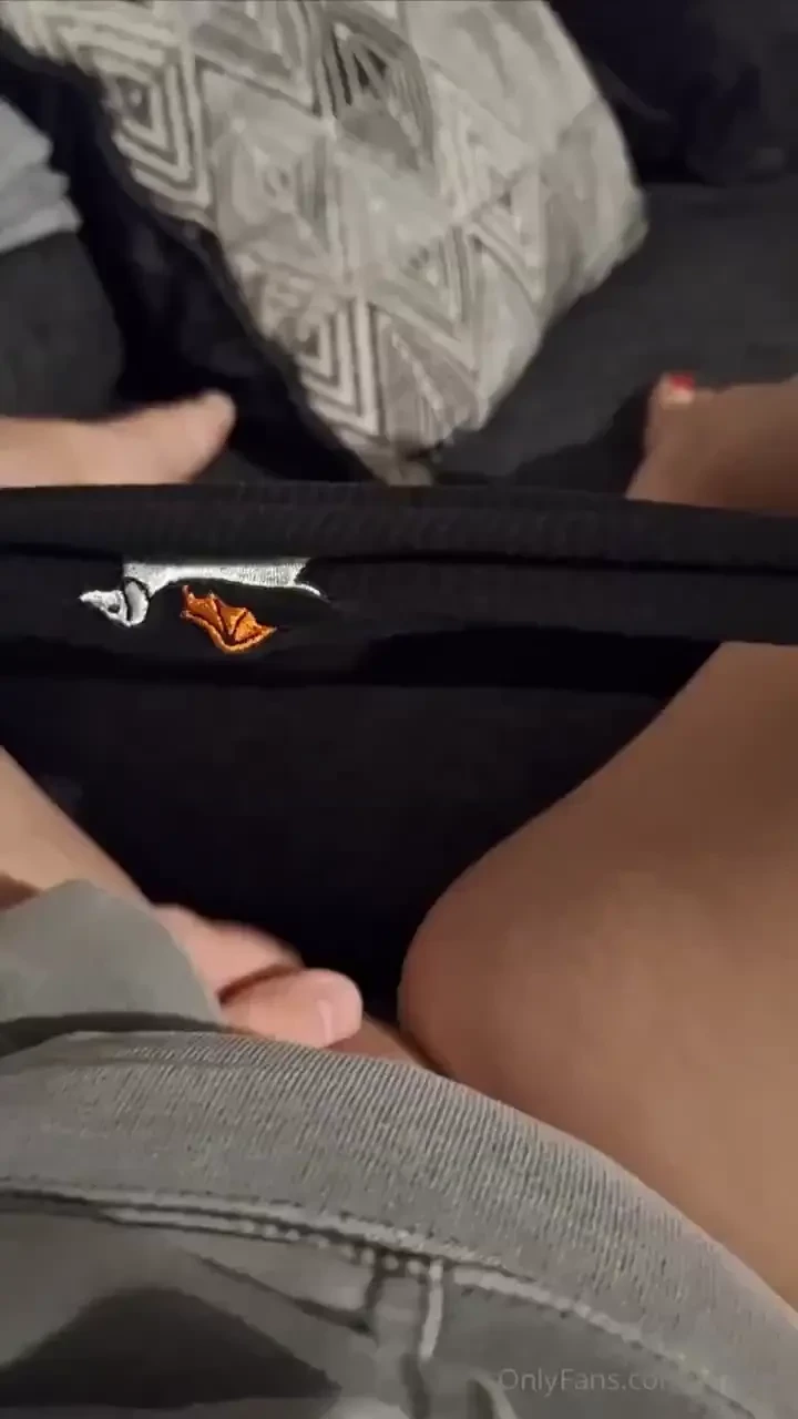 So hornyyy playing with my pussy on the couch 