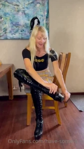 Yellow or black what g would you like to take off with your teeth