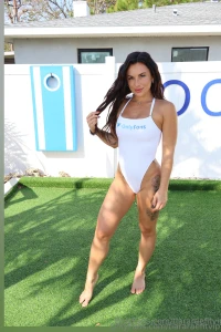 My outfit of the day think i can turn heads part 1