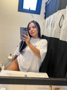 The outfit s cute but the convo could be filthier in dms