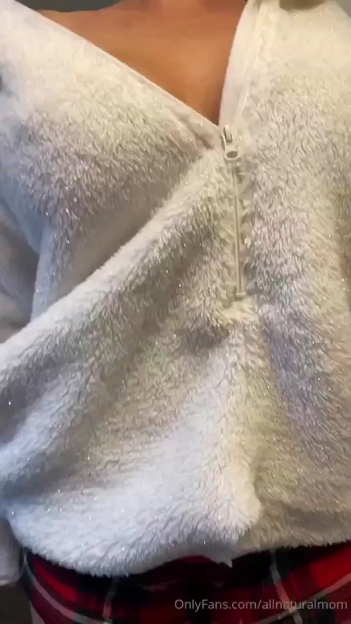 New robe shirt thingy super soft on my nipples also new video coming 