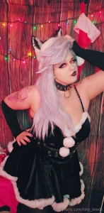 Ugh xmas eve i guess i can unwrap early loona strip video