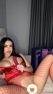 Ofer tips acum i prime ti poze cadou n privat