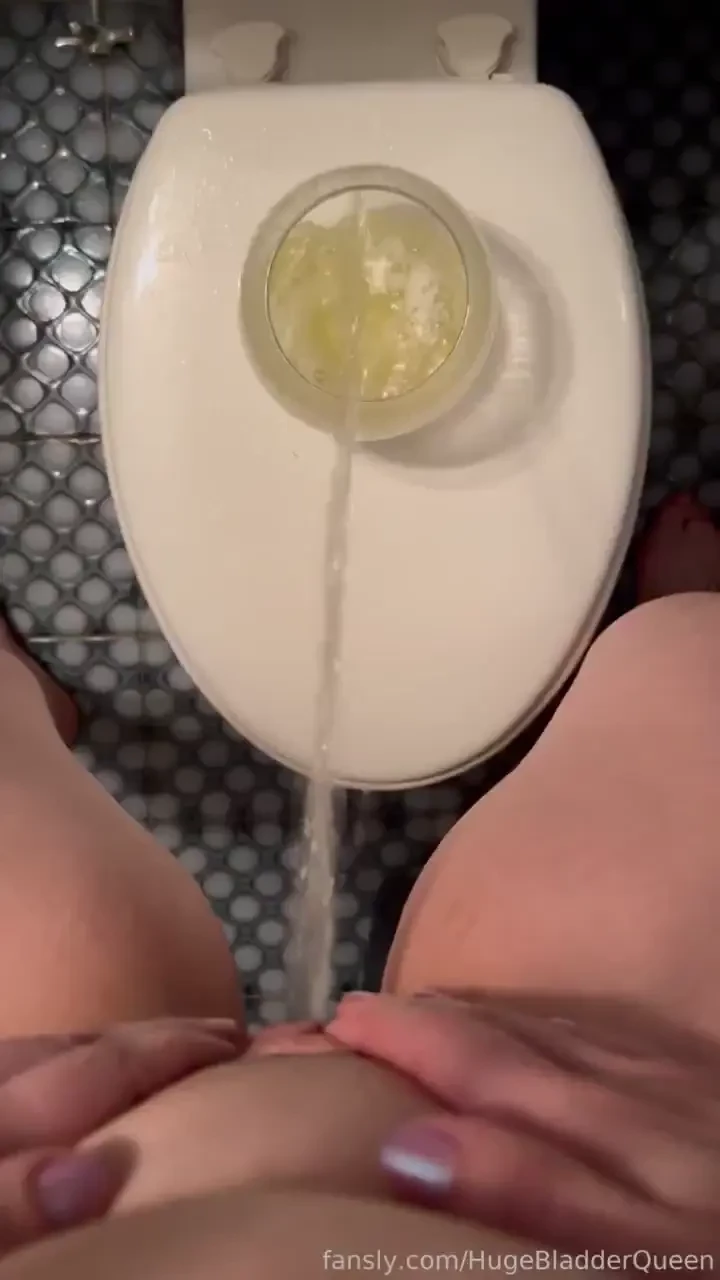 A nice messy pee i love when i get it in the bowl but almost prefer 