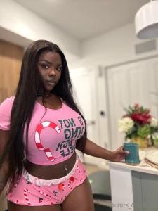 Just a freaky girl after your attention and probably your sexy cock