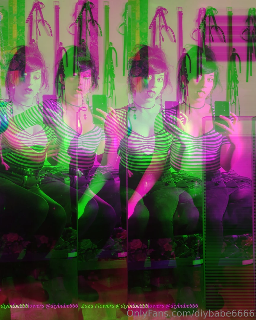 Happy nye cheers to a lovely 2024 and a even better 2025 let s goo 