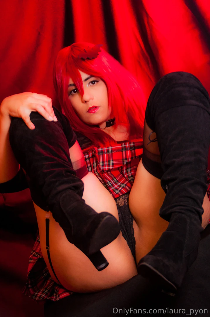 Wanna press me hard as well 