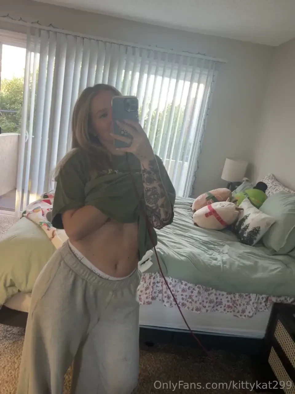 Chill friday before work night 