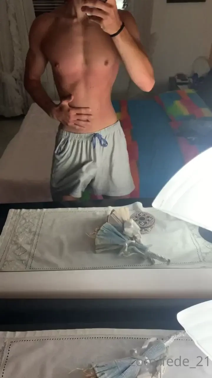 Ma buonasera eccomi con un altro video masturbazione mi ero appena 