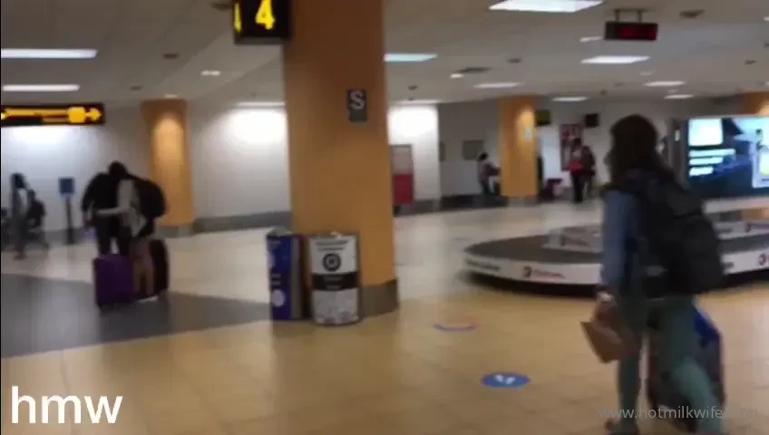 Bienvenido mi cornudo estoy cogiendo con un amiguito entra sin hacer 