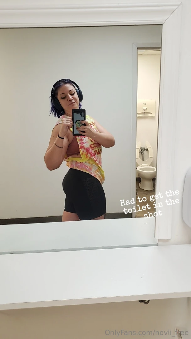 Working out in the gym is my favorite thing but the eye candy each 