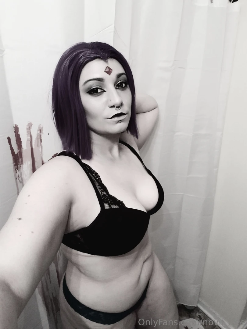 Raven of the of so popular t33n titans is clearly feeling herself like 