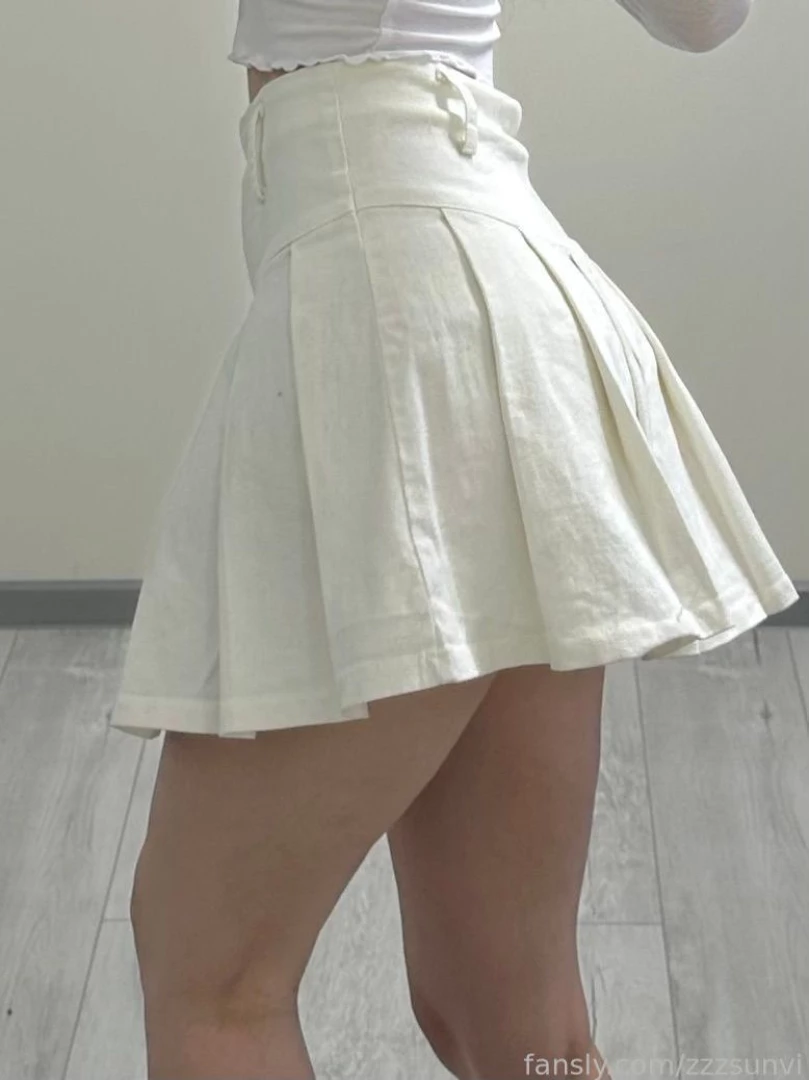 Today is a sunny and warm day i m in a good mood and i m going to go part 1 