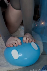 The lewd part of the furina s legs furina s legs squeezing hydro slime part 3