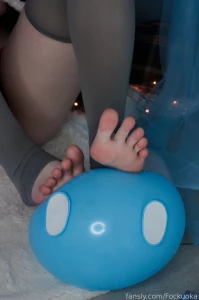 The lewd part of the furina s legs furina s legs squeezing hydro slime part 4