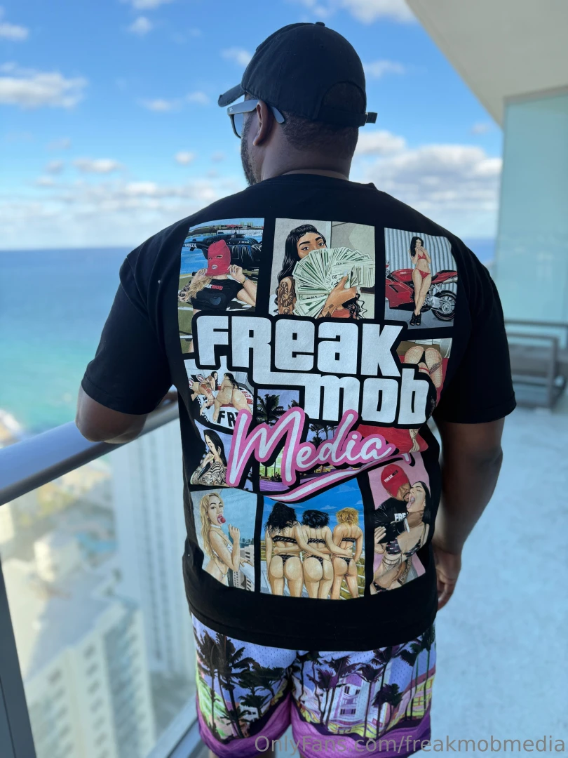 You can pick up this set on freakmobmerch com right after these photos part 1 