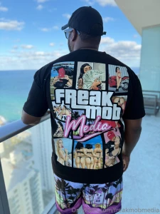 You can pick up this set on freakmobmerch com right after these photos part 1