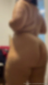 I like being naked all the time and naughty too i just need the one to