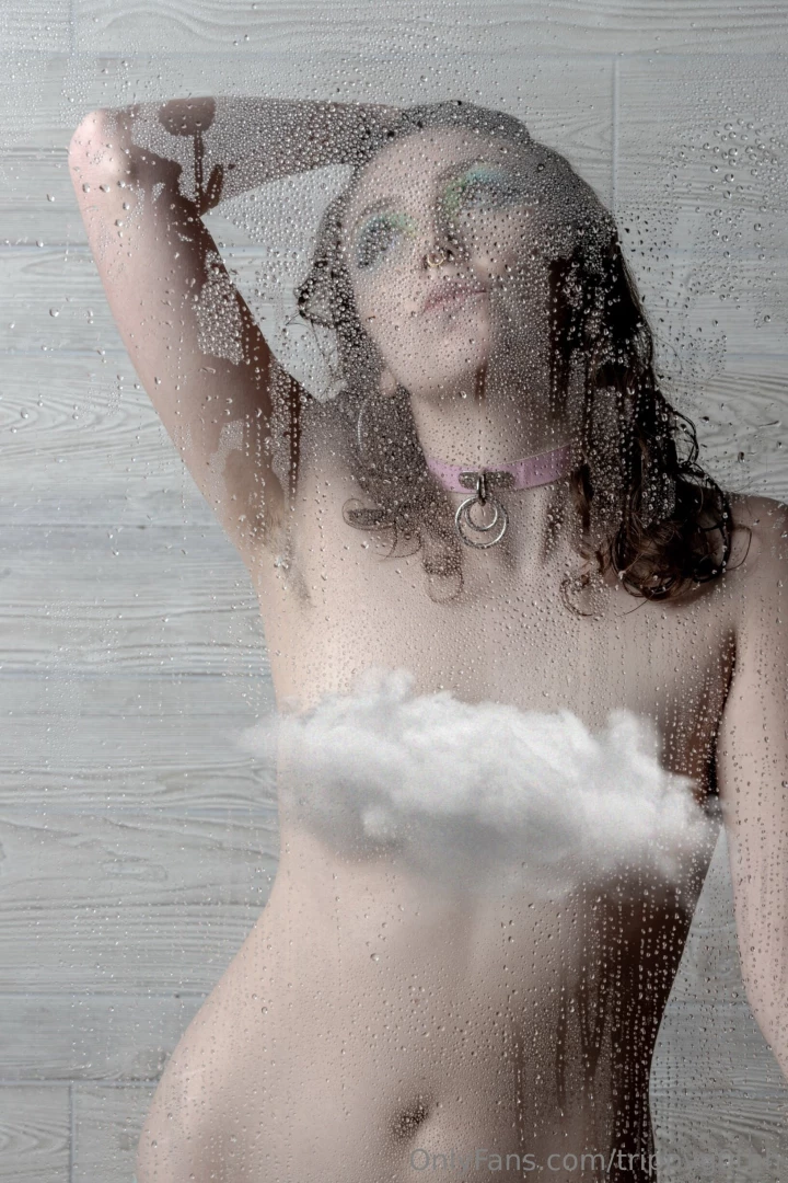 Shower thoughts photo by eric stoike 