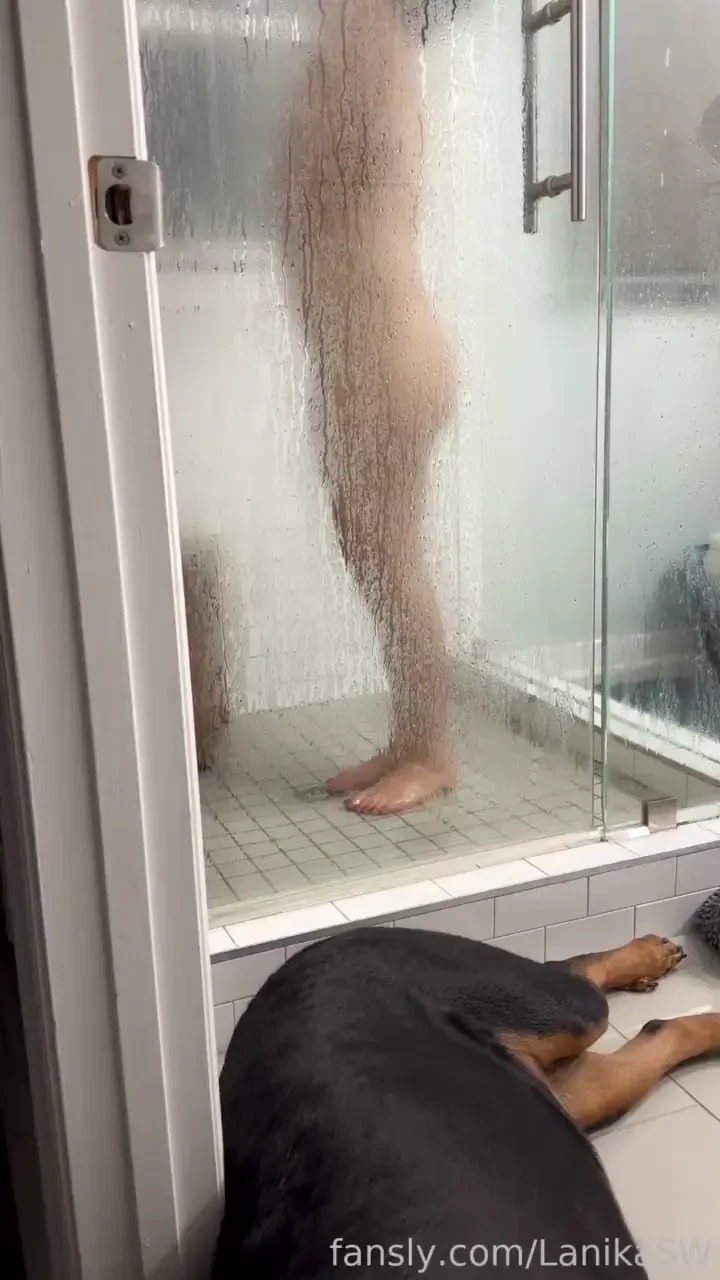 Naughty naughty i see you trying to sneak a pic of me in the shower no 