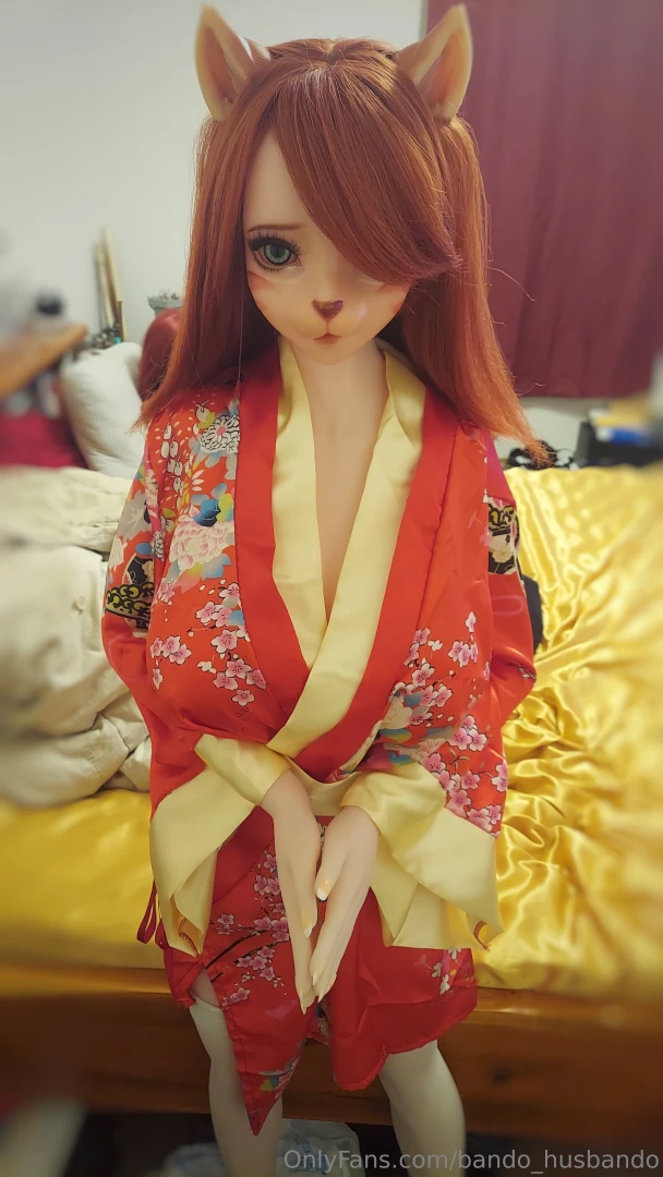 Lynxa showing off her new kimono enjoying a drink amp getting extra part 1 