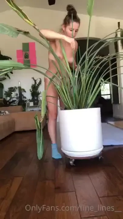 She s a big ass bitch 