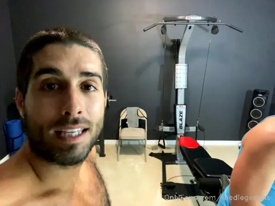 Stream started at 04 12 2021 12 03 am gym time with letseatcakexx 