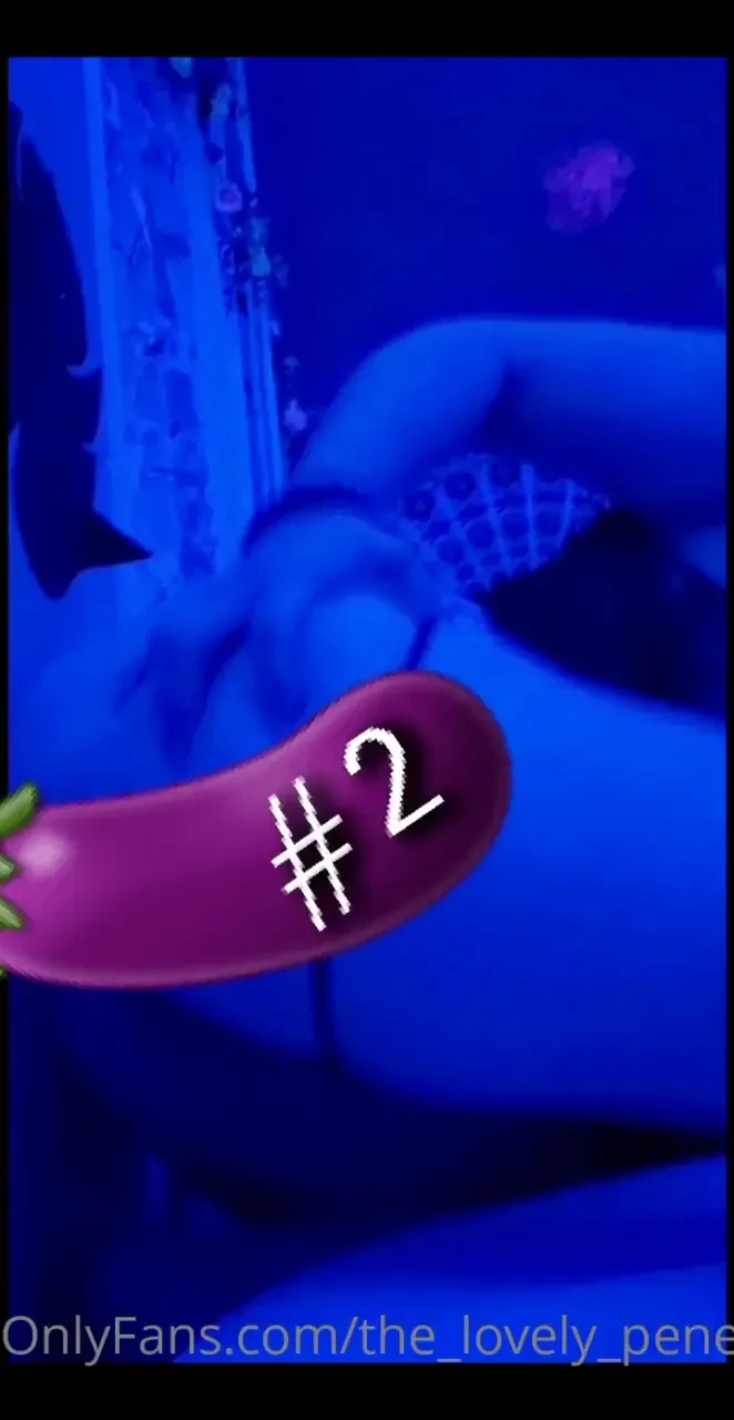 Black light fun message me 2 if you d like to purchase the full video 