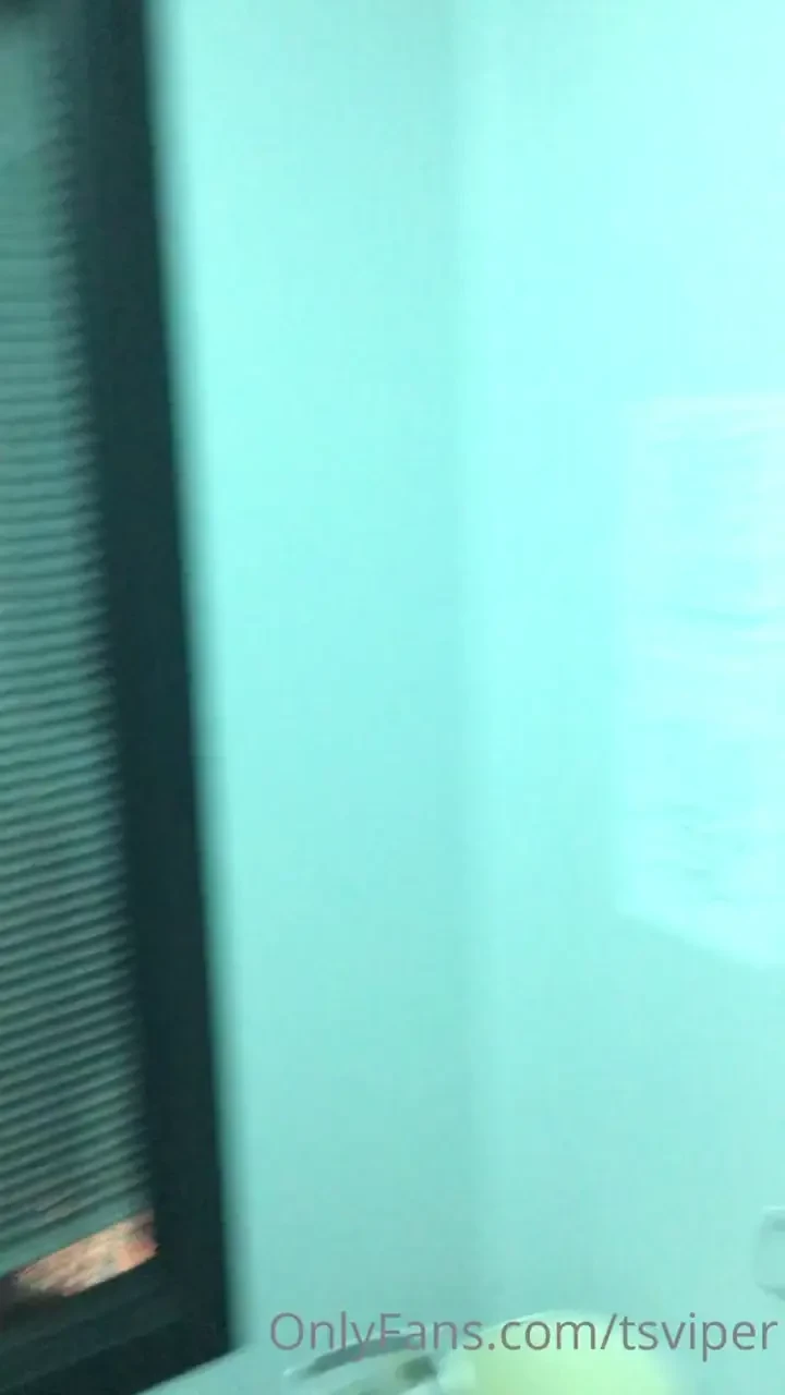 Here is an old video of me in 2018 at a photoshoot in latex 