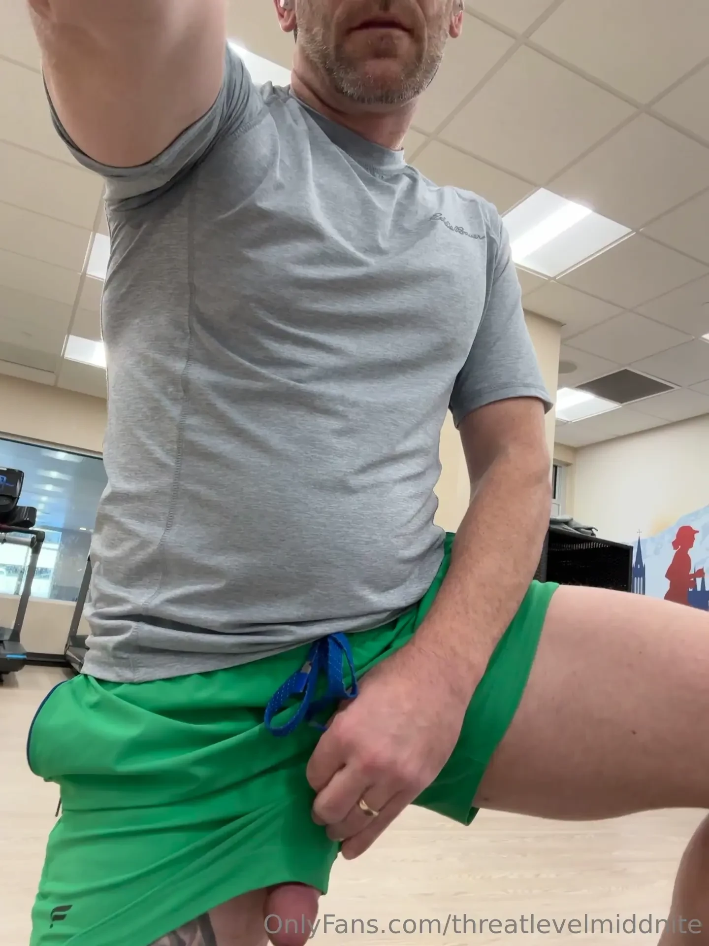 Mr m loves that he can show on in this gym on his trips i liked that i 