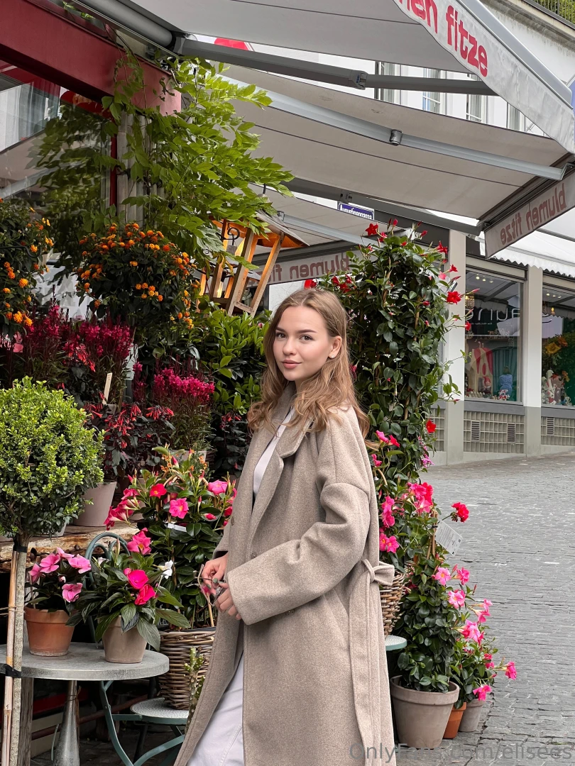 Caught in a floral fairytale 