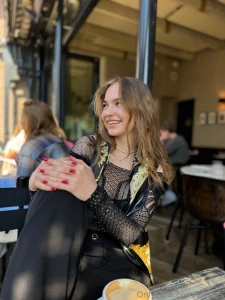 When laughter is the best accessory