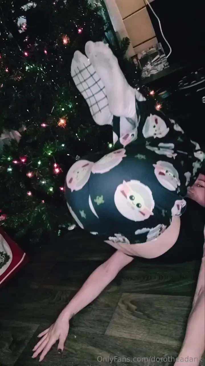 This week s yoga session full video posted here www onlyfans com 