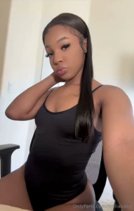 Face pretty and my ass fat what more could u ask for