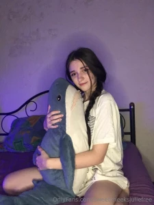 Hi i m polly - pixie_polly do you want me to hug you in bed my cozy part 4