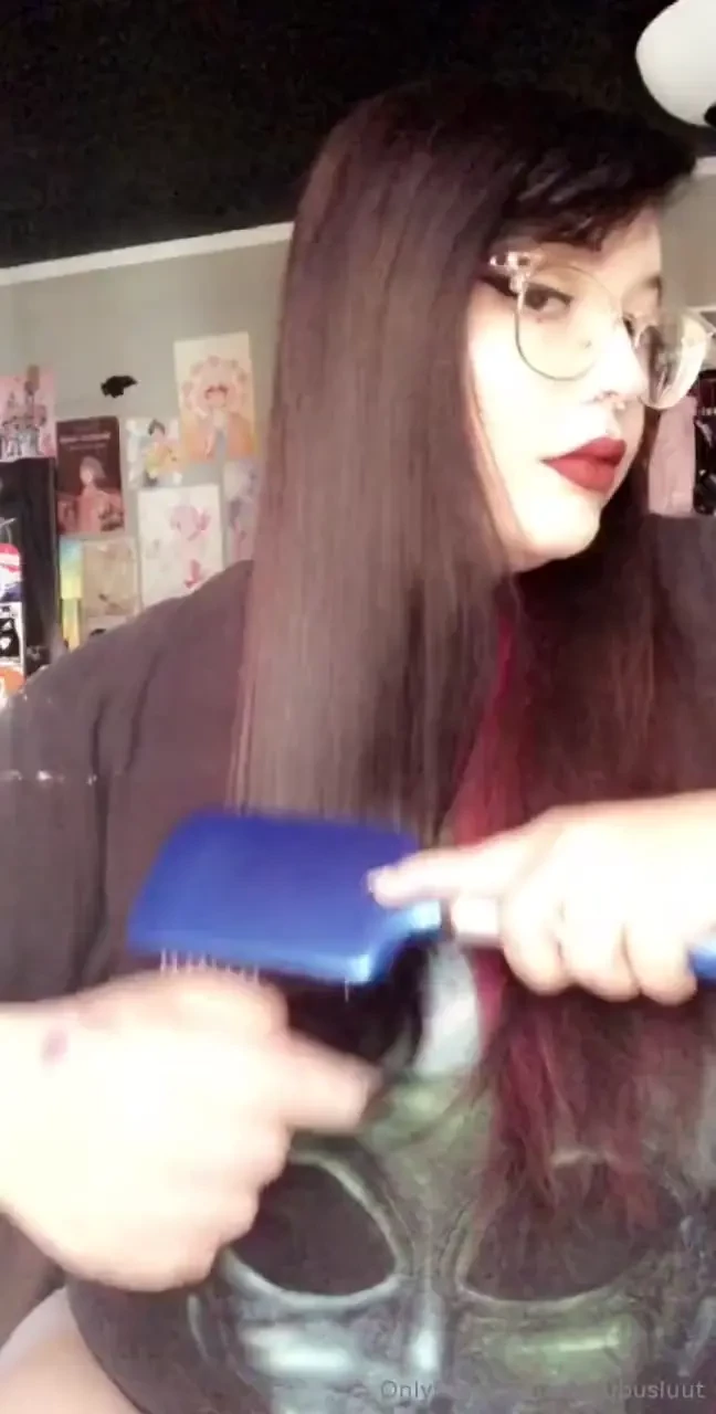 Hairs longer then your dick who has a long hair fetish 