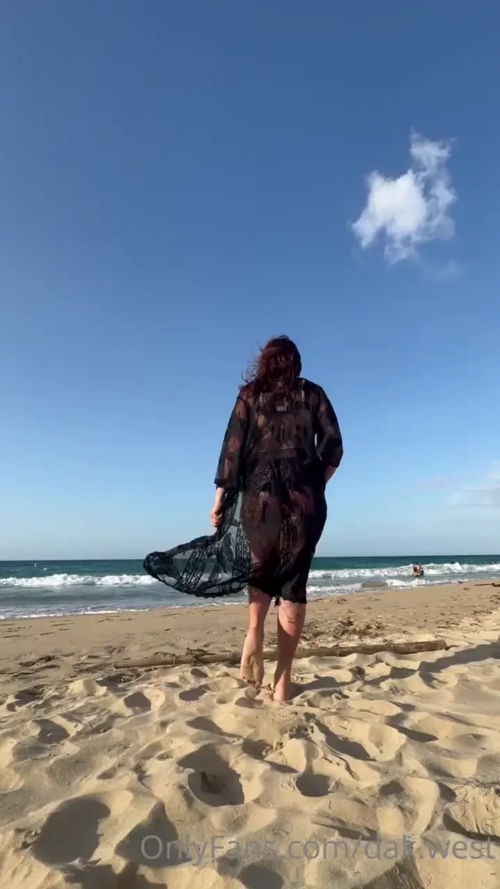 Who wants to go play on the beach with me 
