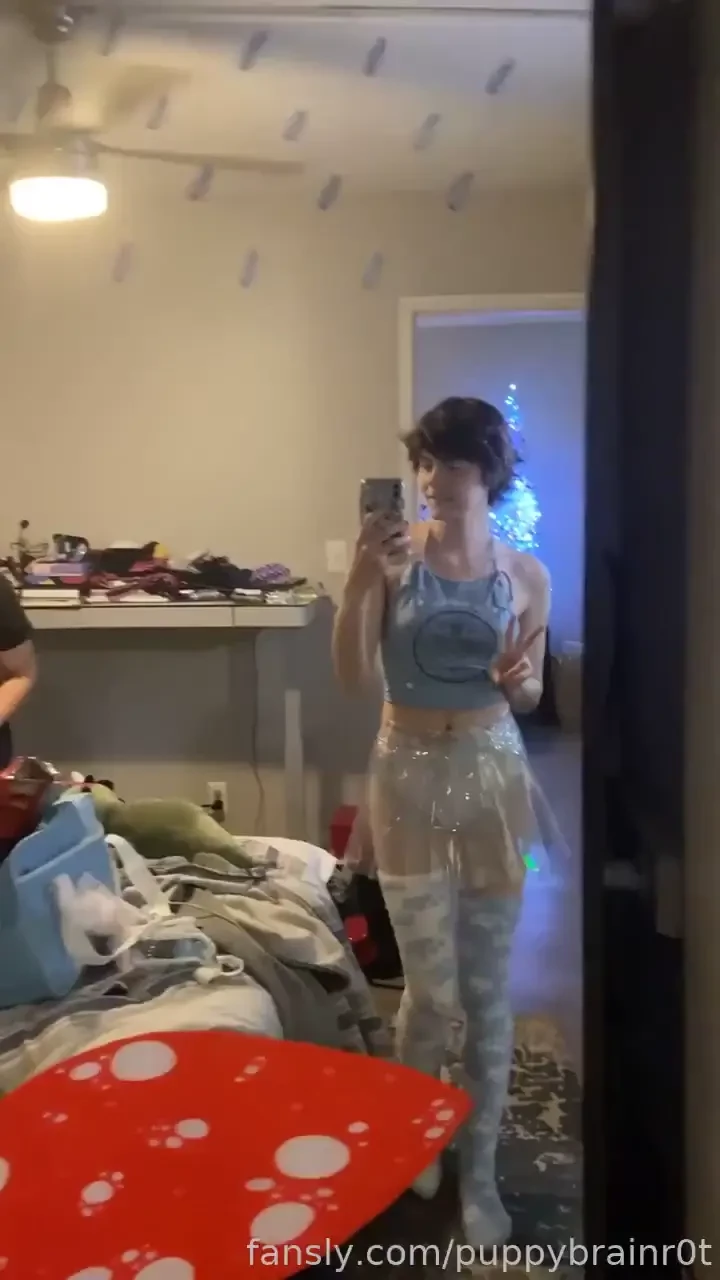 I went to a rave on new years i didn t get a lot of pics or videos but 