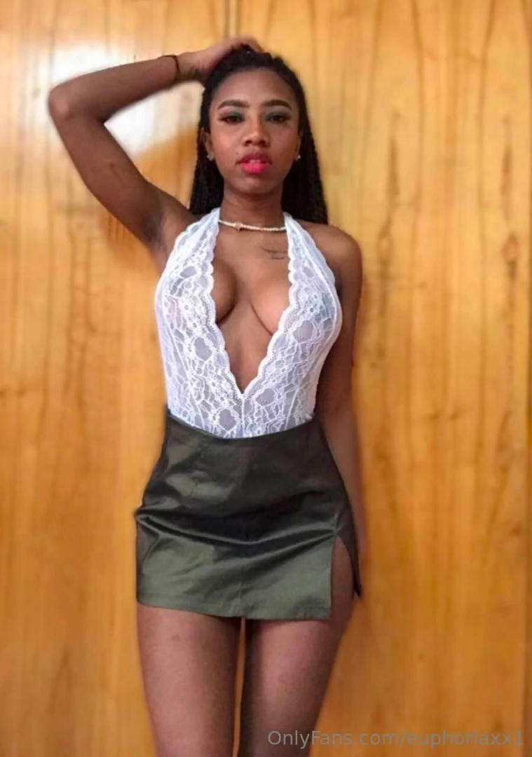 Hello love i am yoxary here nbsp you will find a hot woman waiting for 