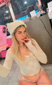 I got bored at work so i started fingering myself wanna see some