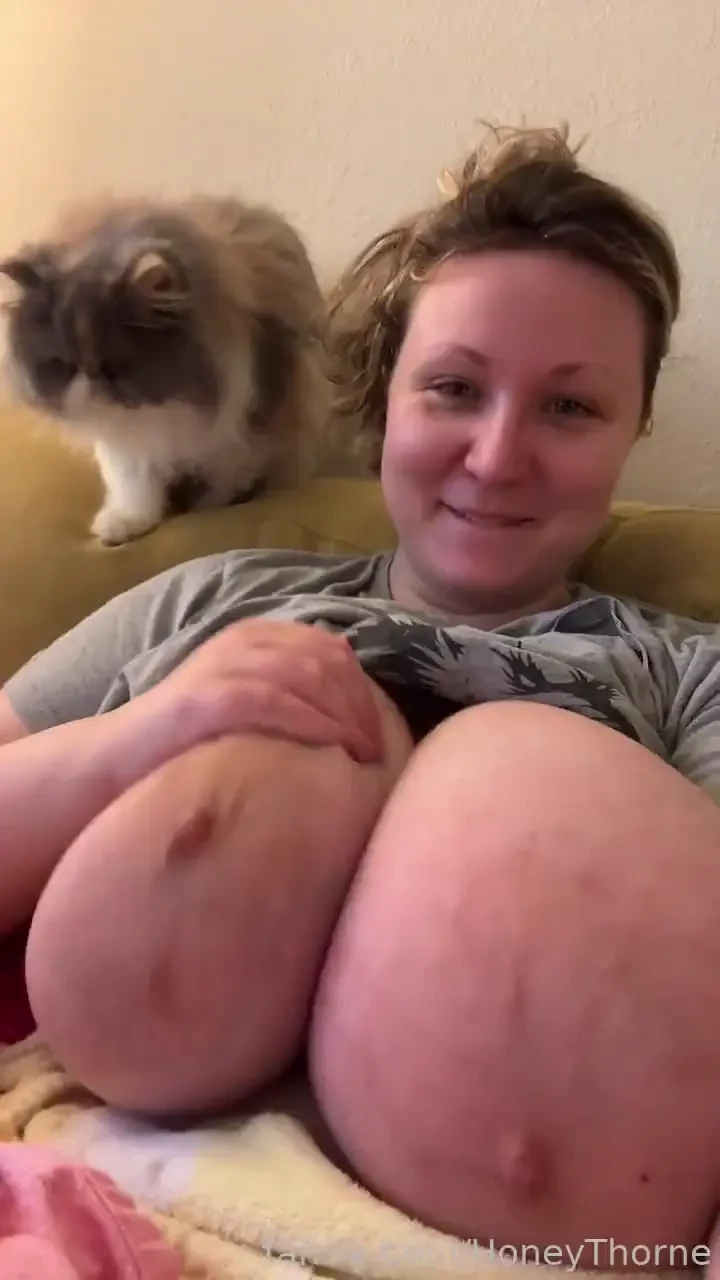Trying to take a titty freeze and i have a visitor everyone loves my part 1 