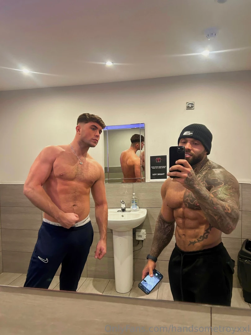 Who wants to see more of me and my bro bradderz7 