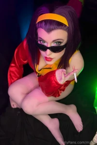 What s a girl to do when she owes sooo many woolongs why take some part 1