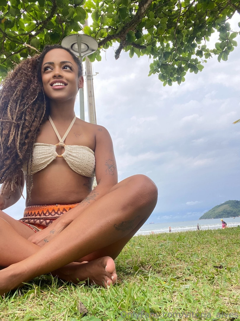 Let the summer set you free 