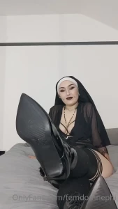 Worship the soles of my heels amp submit to me