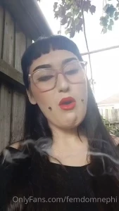 Would you catch my ash in your mouth let me put my joint out on your