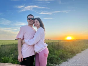 Enjoying the sunset with aldanaweed