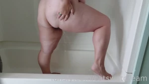 Pee bundle pics and vids for some of my more kinky piss fans pee kinky