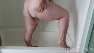 Pee bundle pics and vids for some of my more kinky piss fans pee kinky part 2