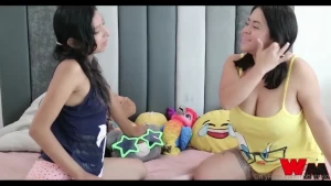 Mes pa trio y yo disfrutando a estas dos deliciosas nenas